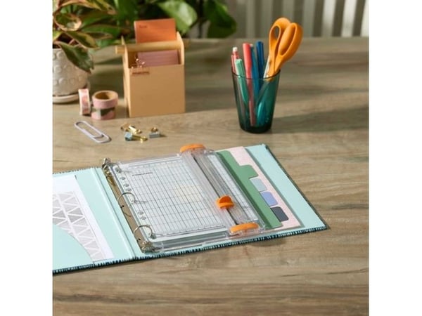 Fiskars 1077798, 10 ark, Manuell klemme, A4, A5, 75 g/m², Hvit, Gummi