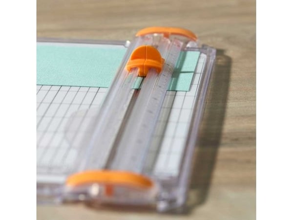 Fiskars 1077798, 10 ark, Manuell klemme, A4, A5, 75 g/m², Hvit, Gummi