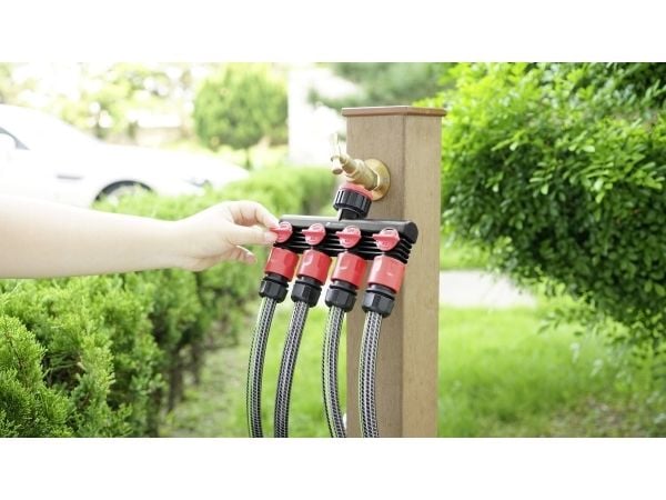 TOOLCRAFT 2302371 Plast 4-vägsfördelare 26,44 mm (3/4) AG, 33,25 mm (1) AG Vattenstopp, med reglerventil