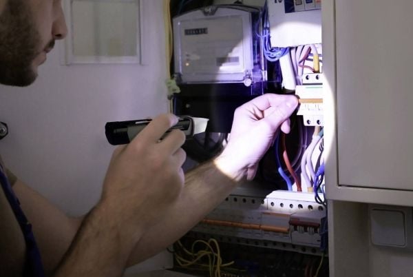 VOLTCRAFT MS-540 Kosketukseton jännitetesteröintilaite CAT IV 1000 V LED, akustiikka, tärinä