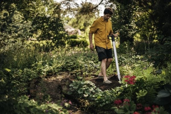 Fiskars Xact plantemaskin for stående arbeid (1057077)