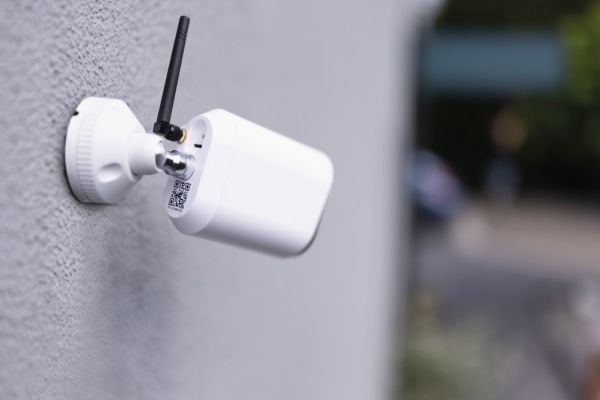 ABUS PPIC54520, IP-sikkerhetskamera, Utendørs, Ledning & Trådløs, Vegg, Hvit, Kuppel