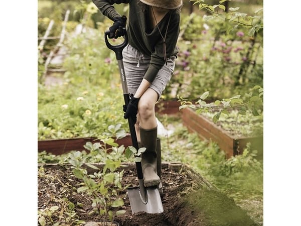 Fiskars Ergonomisk spiss spade NY (gammel kode 131410)