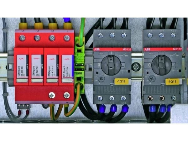 DEHN 942440 Typ 2 942440 DG MP TNS ACI 275 FM Ylijännitesuoja Ylijännitesuoja: jakokaappiin 20 kA 1 kpl 1 kpl
