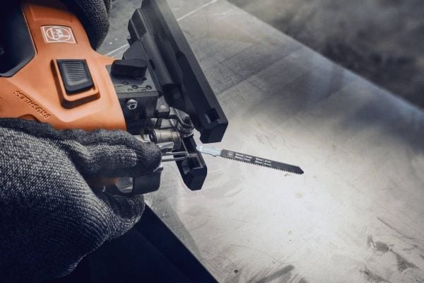 Fein F-IRON JIG 26 AS batteridrevet stikksagsett