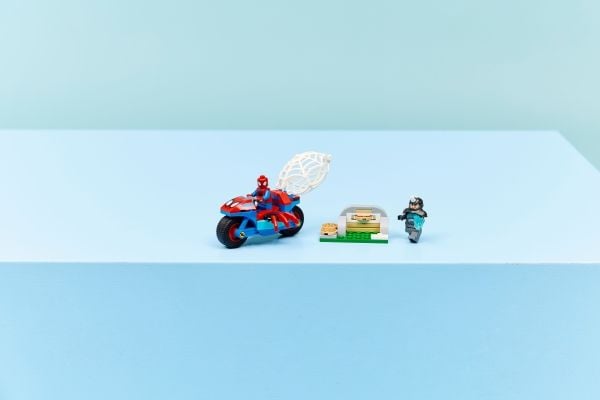 LEGO Spidey 11206 Spidey på motorsykkel mot Rhino