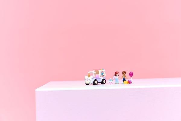 LEGO Friends 42675 Yksisarviskakkuauto
