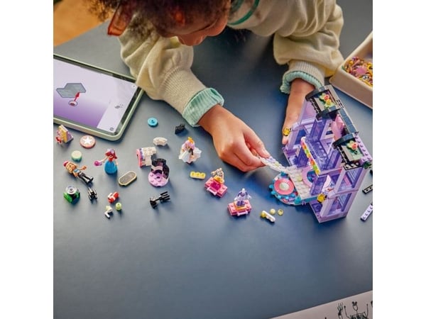 LEGO Friends 42685 Heartlake Citys moteshow