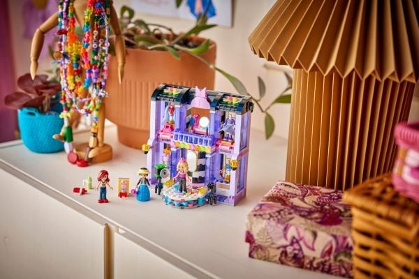LEGO Friends 42685 Heartlake Citys moteshow