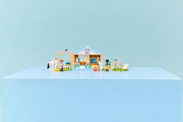 LEGO Friends 42696 Dyreklinikk