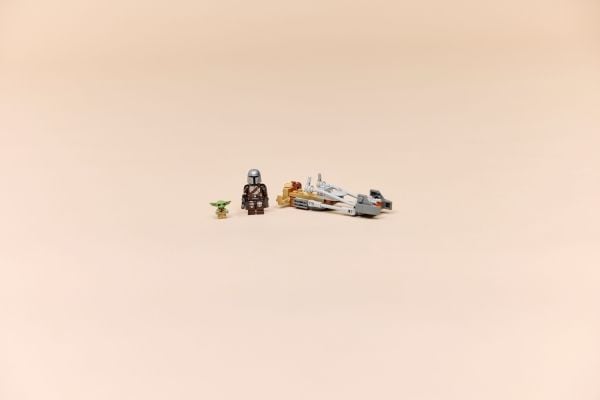 LEGO Star Wars TM 75436 Mandalorianeren og Grogus speedersykkel