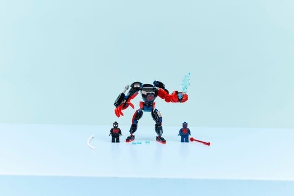 LEGO Super Heroes 76337 Miles Morales-robot mot Spider-Man 2099