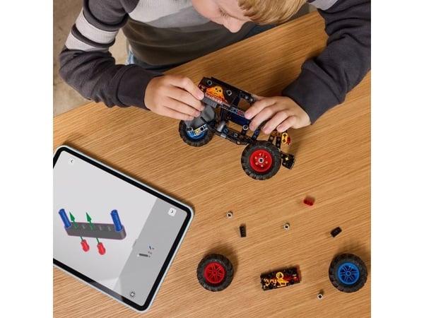 LEGO Technic 42219 Monster Jam™ Grave Digger™ tuli ja jää