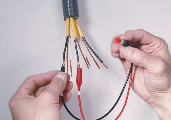 CT20 Extech CT20 Tarkoitettu... Tunnistusmittaukseen, läpimenon mittaukseen, keskeytysmittaukseen..