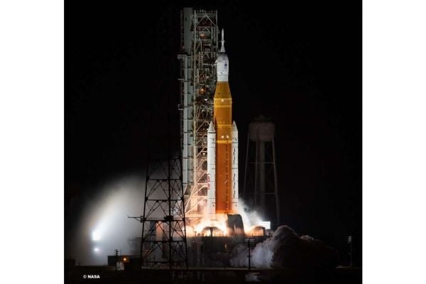 NASA Artemis Space Launch System (SLS) 1:144