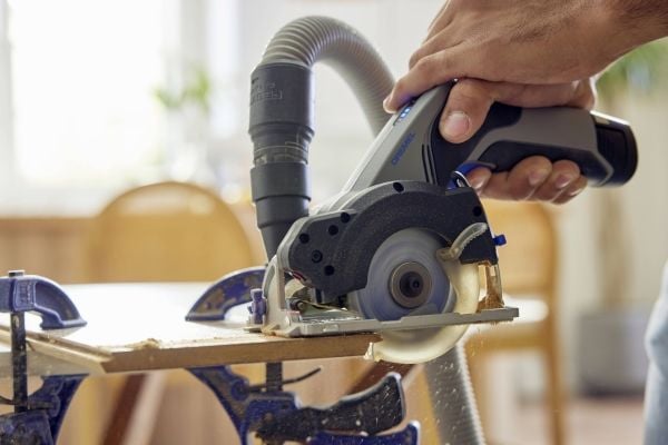 Dremel 12V akkupiirisaha laserilla CS12V-S1 akkupiirisaha (F013CS12JA)