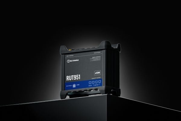 Teltonika RUT951 - Trådløs ruter - WWAN 3-portssvitsj 2,4 GHz - 3G, 4G - DIN-skinnemonterbar, overflatemonterbar, veggmonterbar