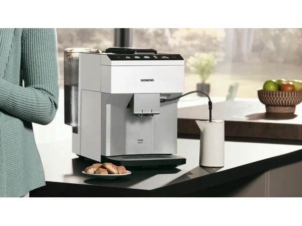 Siemens EQ.500 classic TP515R02 - Automatisk kaffemaskin med melkeskummer - 15 bar - hvitt / lys sølv