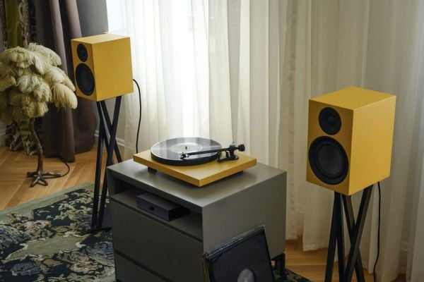 Pro-Ject PROCASEGE, Kodin midiaudiojärjestelmä, musta, Saksanpähkinä, 40 W, 4 O, AC/Akku