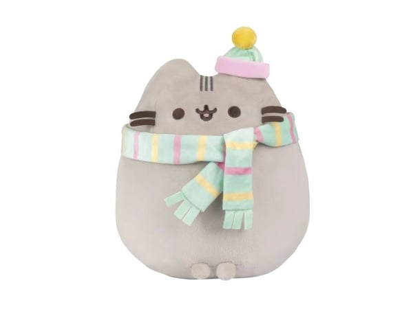 Pusheen kosedyr med skjerf og lue 24 cm