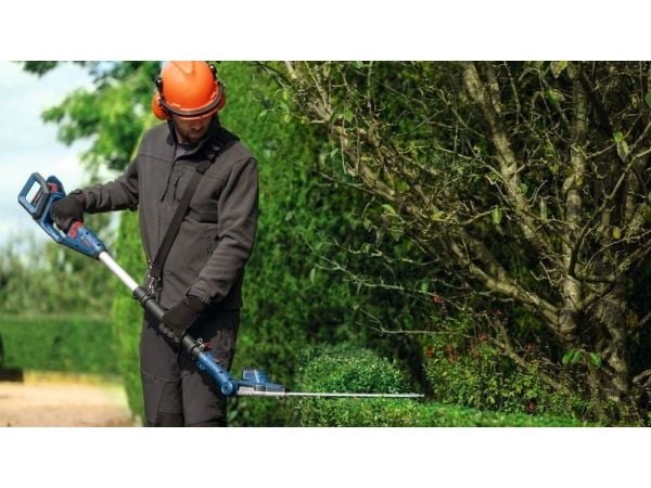 Bosch GHE 18V-50 TP, Hekketrimmer, Blad, D-sløyfet håndgrep, Metall, 1700 RPM, Sort, Blå, Rød, Rustfritt stål - SOLO