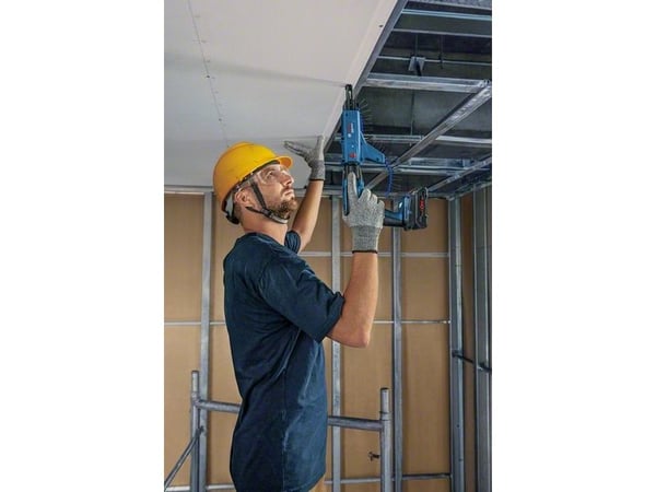BOSCH GTB 18V-45 lisävarusteineen