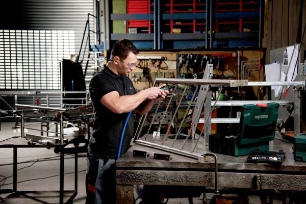 METABO PNEUMAATTINEN SUORAHIOMAKONE DG 25 SET + TARVIKKEET