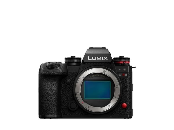 Panasonic Lumix S1RII, 44,3 MP, 16288 x 10848 pikseliä, CMOS, Full HD, Kosketusnäyttö, musta
