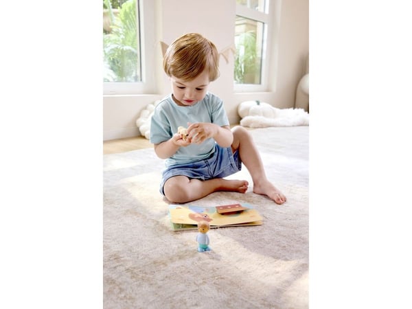 Hape The Rumbling Tractor With Sound
