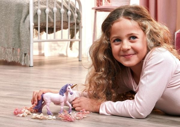 Schleich Unicorn Mare Serphina