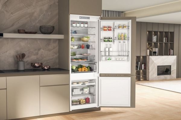 Whirlpool WH SP70 T121, 394 l, SN-T, 10 kg/24t, E, Fresh zone compartment, Hvit