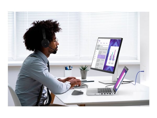 Dell P2423DE - LED-skjerm - 24" - 2560 x 1440 QHD @ 60 Hz - IPS - 300 cd/m² - 1000:1 - 5 ms - HDMI, DisplayPort, USB-C - svart - TAA-samsvar - med ...