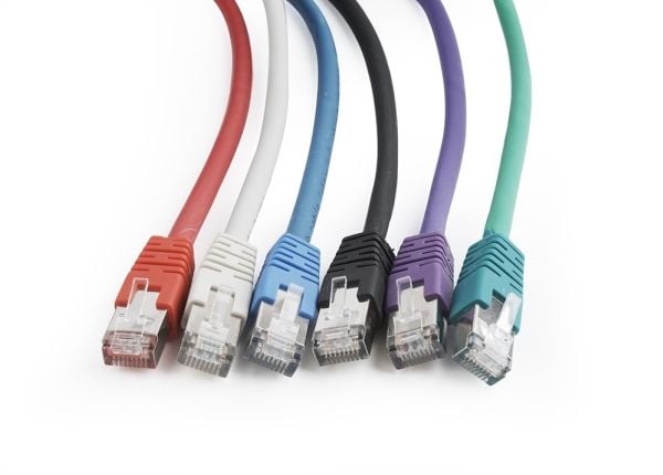 Cablexpert - Koblingskabel - RJ-45 (hann) til RJ-45 (hann) - 6.2 mm - S/FTP - CAT 6a - halogenfri, formstøpt, uten hindringer - purpur