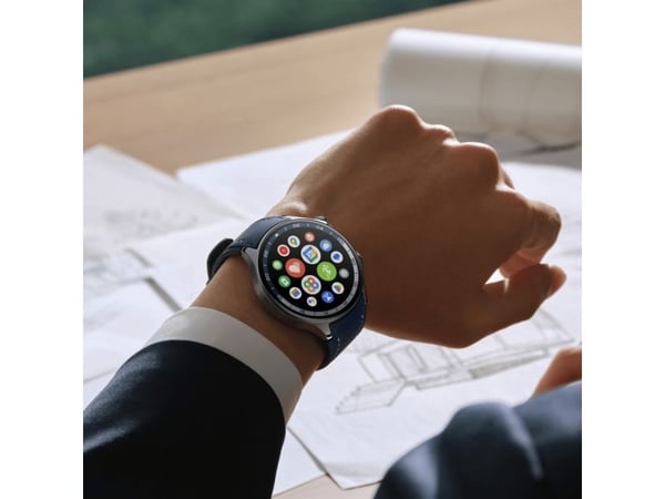 OnePlus Watch 2 - 46 mm - rustfritt stål - smartklokke med stropp - fluororubber - håndleddstørrelse: 140-210 mm - display 1.43" - 32 GB - Bluetoot...