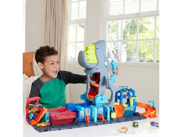 Hot Wheels City Ultra Shark Car Wash
