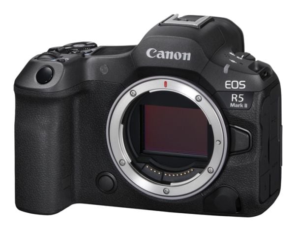Canon EOS R5 Mark II + RF 24-105mm f/4L IS USM (svart)