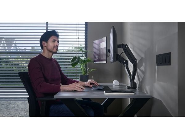 One For All DM 4210, Klemme/malje, 10 kg, 33 cm (13"), 88,9 cm (35"), 100 x 100 mm, Svart