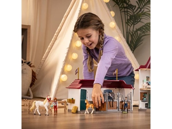 Schleich Lakeside Country House and Stable