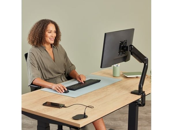 Fellowes 100137177, 2 m, Sisätila, Tyyppi F, musta, 1 AC-pistorasia(a), 230 V