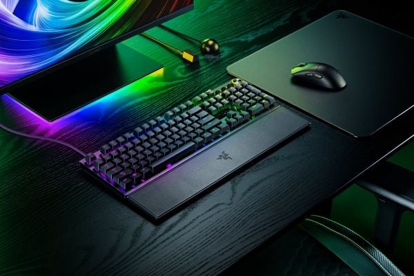 Razer Huntsman V3 Pro 8KHz, full størrelse (100 %), kablet, USB, optisk tastebryter, svart