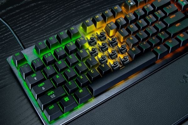 Razer Huntsman V3 Pro 8KHz, full størrelse (100 %), kablet, USB, optisk tastebryter, svart