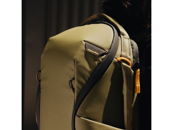 Peak Design Everyday, Reppu, Mikä tahansa tuotemerkki, Olkahihna, Notebook-lokero, Oliivi