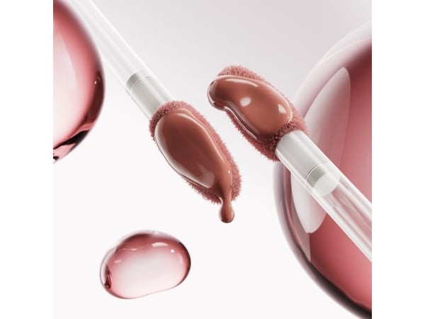 Estee Lauder Glossy Lip Oil Strawberry Milk 6 ml