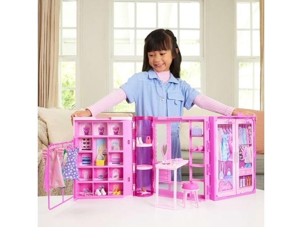 Barbie Fashion Fun Dream Closet w Doll