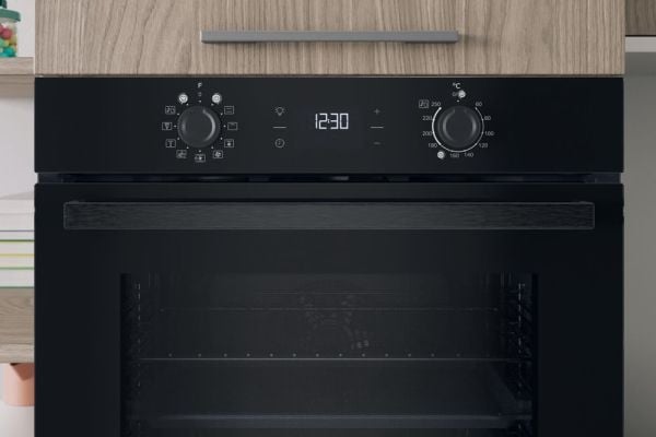 Indesit IO K58HS B, Medium, Elektrisk ovn, 71 l, 71 l, Vifteaktivert, Hydrolytisk