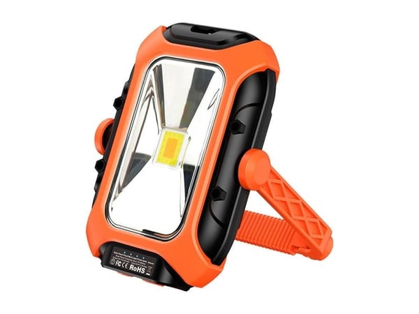 Työpajavalaisin aurinkokeräimellä Superfire GM05