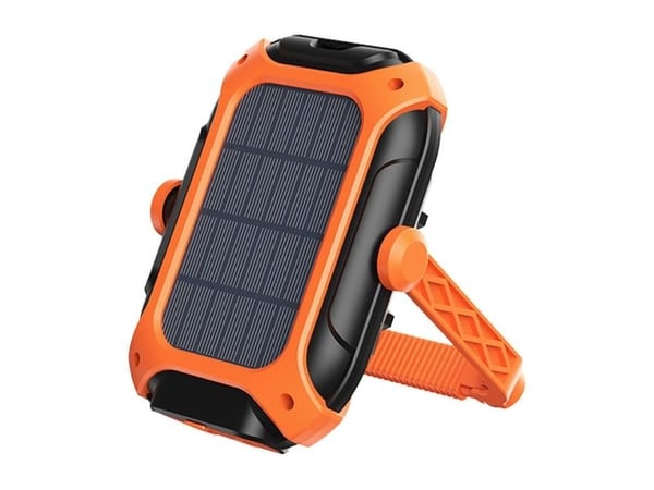 Työpajavalaisin aurinkokeräimellä Superfire GM05