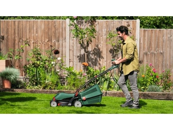 Bosch UniversalRotak 37-555 Trimmeri