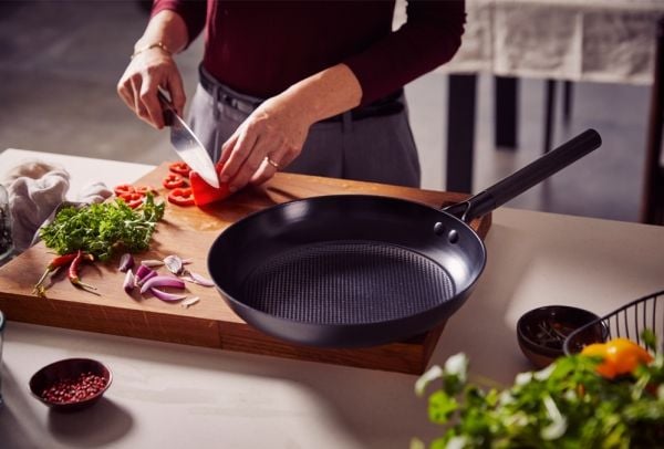 Brabantia 239021, Rund, All-bruk panne, Sort, Keramisk, 200 °C, Strykejern