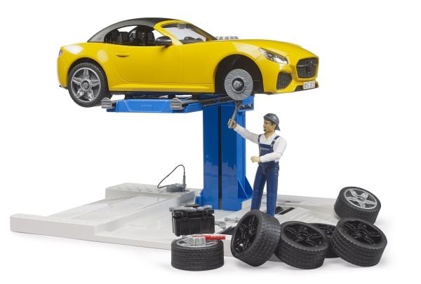BWorld Car service and BRUDER Roadster